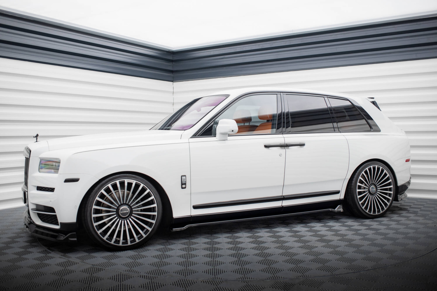Maxton Design uppgraderar den lyxiga Rolls Royce Cullinan