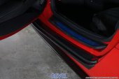 1TR4GT0AT05 Toyota GR Supra 2020+ Kolfiber Trösklar Sparkskydd Revel GT (2)